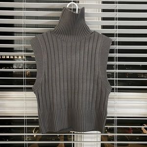 Gray short sleeve turtleneck!